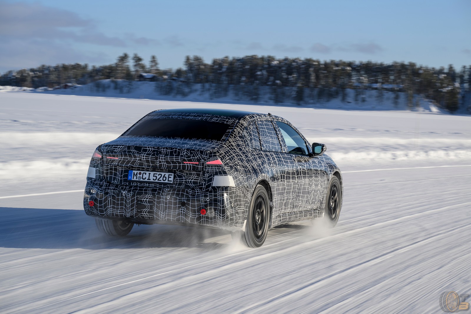 , 2027 BMW i3 E-Sportlimousine (Neue Klasse) lors du test hivernal