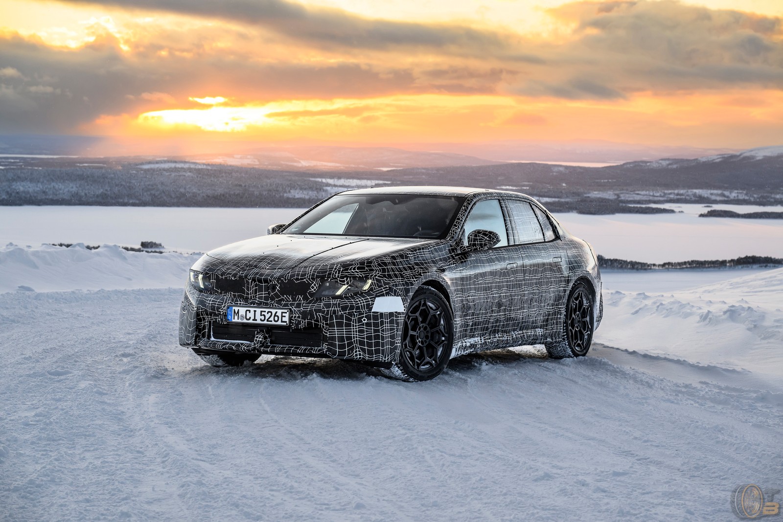 , 2027 BMW i3 E-Sportlimousine (Neue Klasse) lors du test hivernal