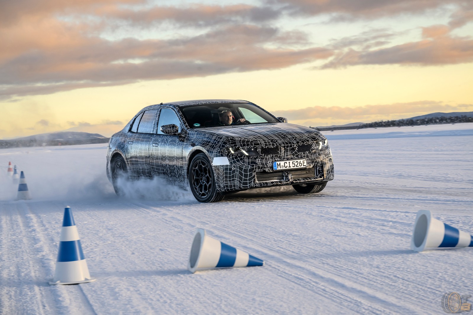 , 2027 BMW i3 E-Sportlimousine (Neue Klasse) lors du test hivernal